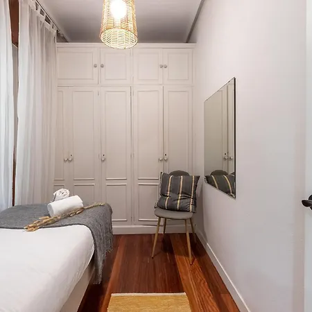 아파트 Lovely And Calm - Good Location In The Center Of *